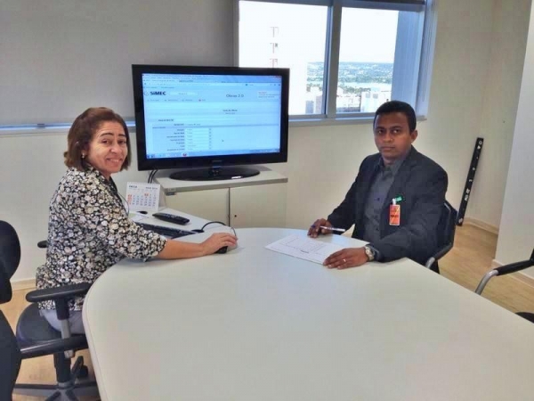 Prefeito Dr. Francisco participa de cerimônia com a presidente Dilma e assina convênio com a FUNASA - Imagem 3