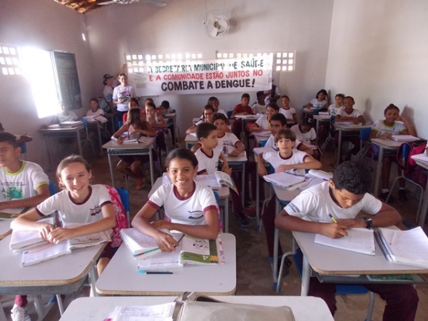 Secretaria municipal de Saúde realiza campanha preventiva contra a Dengue - Imagem 14