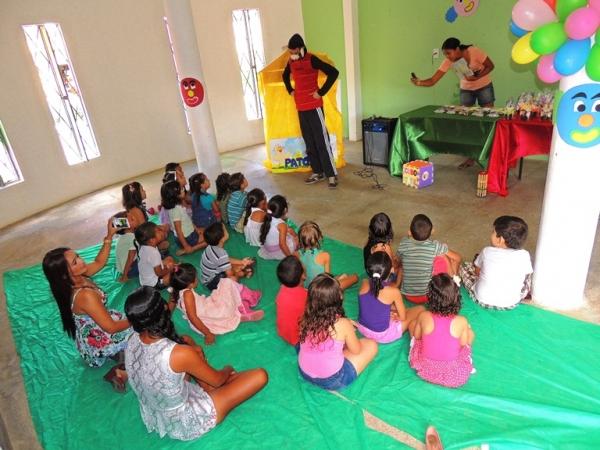 Crianças do Serviço de Convivência e Fortalecimento de Vínculo assistem peças teatrais - Imagem 2