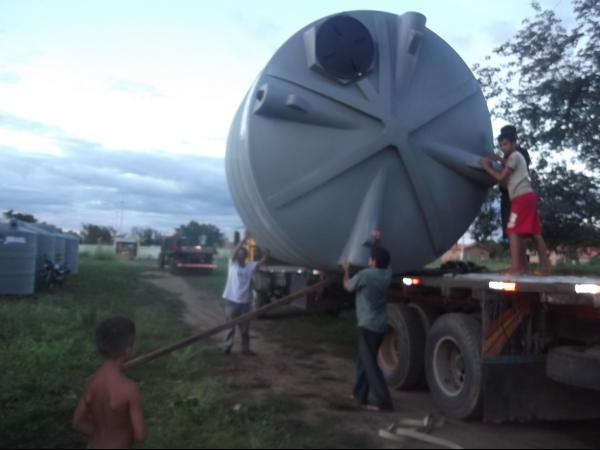 O município de Novo Oriente do Piauí, foi contemplado com 75 cisternas do programa água para todos da CODEVASF. - Imagem 11