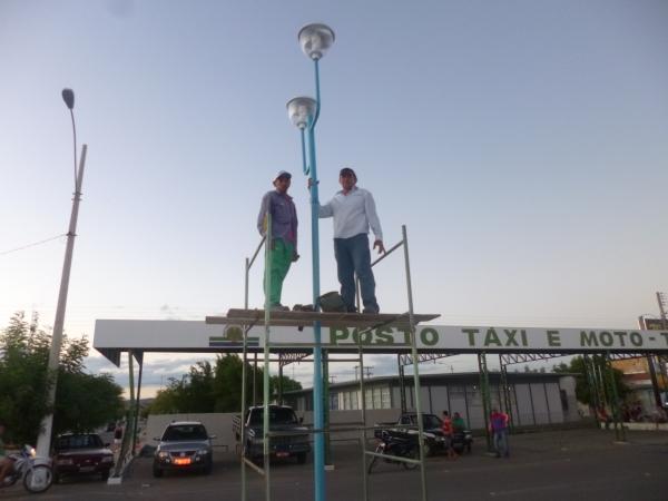 Luminárias da Avenida Sete de Setembro são trocadas em Fronteiras - Imagem 2