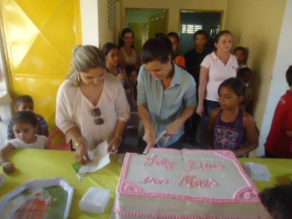 SEC. MUN. DO TRABALHO E ASSISTÊNCIA SOCIAL REALIZA FESTA PARA AS MÂES - Imagem 5