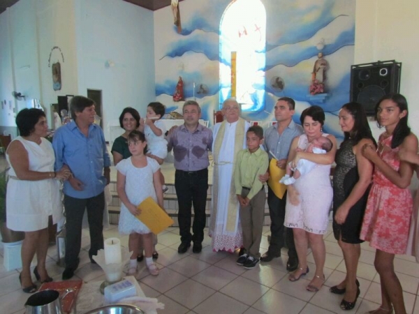 Aconteceram neste último domingo os batizados dos filhos de Edneida Fortes e Sineida Fortes - Imagem 17