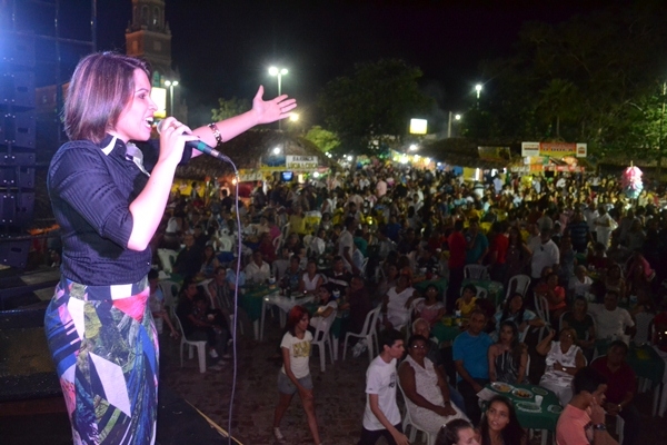 Show de Adriana Melo abre a programação social dos Festejos de Santo Antônio - Imagem 2