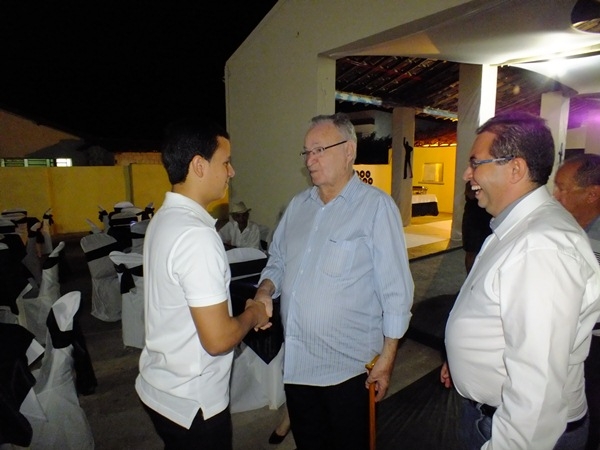 Festa de 15 anos com grande estilo em Dom Expedito Lopes - Imagem 12