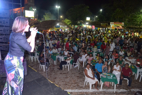 Show de Adriana Melo abre a programação social dos Festejos de Santo Antônio