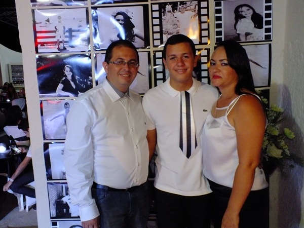 Festa de 15 anos com grande estilo em Dom Expedito Lopes - Imagem 9