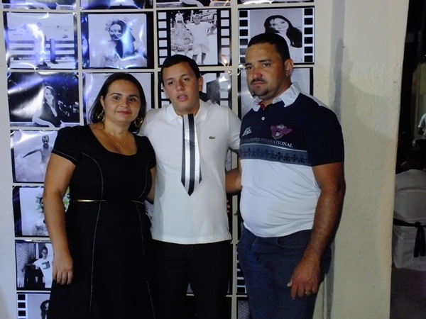 Festa de 15 anos com grande estilo em Dom Expedito Lopes - Imagem 56