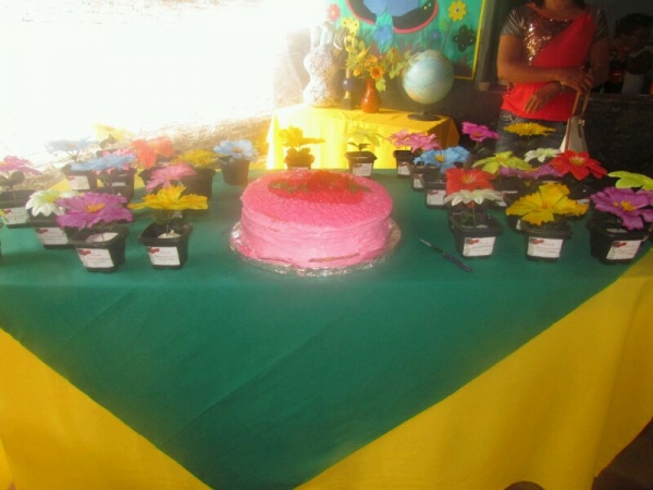 APAE realiza grande festa em homenagem às mães - Imagem 13