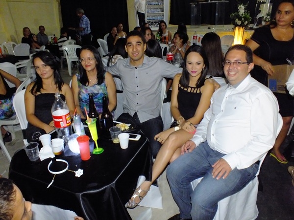 Festa de 15 anos com grande estilo em Dom Expedito Lopes - Imagem 36