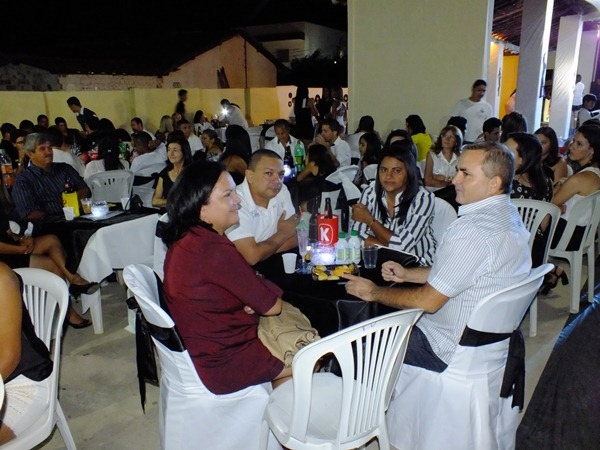 Festa de 15 anos com grande estilo em Dom Expedito Lopes - Imagem 64