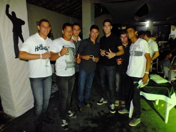 Festa de 15 anos com grande estilo em Dom Expedito Lopes - Imagem 32