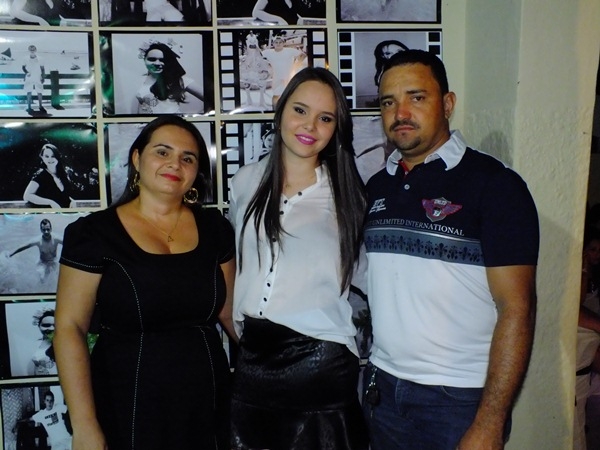 Festa de 15 anos com grande estilo em Dom Expedito Lopes - Imagem 10