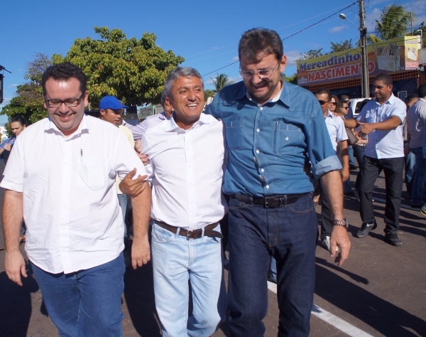  Prefeito Davinelson recebe comitiva do Governador para inaugura obra.   - Imagem 15