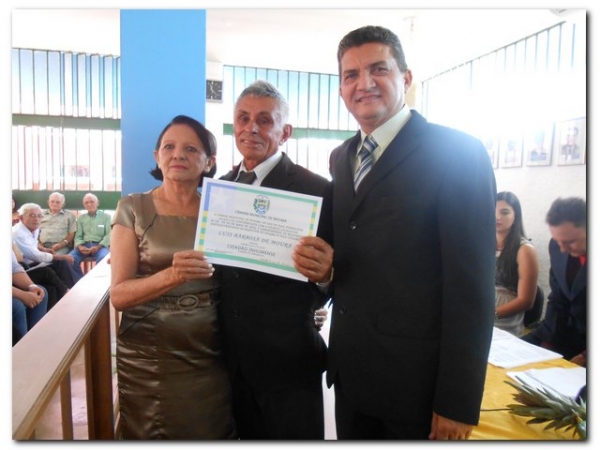 Câmara Municipal realiza Sessão Solene para entrega de títulos de Cidadão inhumense - Imagem 17