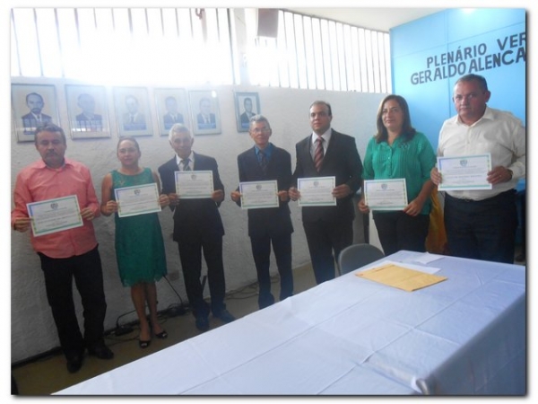 Câmara Municipal realiza Sessão Solene para entrega de títulos de Cidadão inhumense - Imagem 49