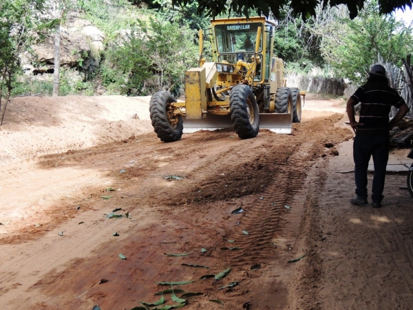 Prefeitura reforma estrada da Terra Dura e deixa população contente - Imagem 8