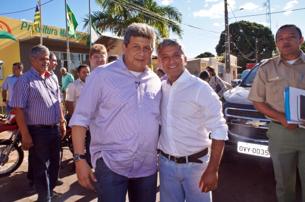  Prefeito Davinelson recebe comitiva do Governador para inaugura obra.   - Imagem 14
