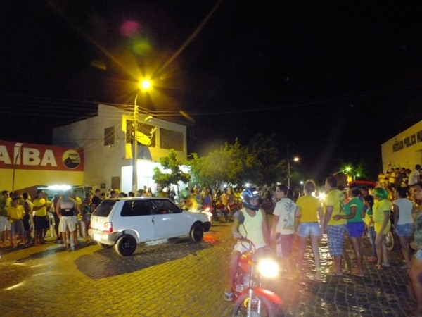 TORCEDORES SE REÚNEM PARA TORCEREM JUNTOS NO CLUBE MUNICIPAL EM DOM EXPEDITO LOPES. - Imagem 26