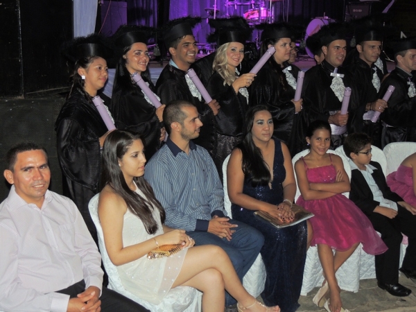 Faculdade Cristo Rei realiza festa de formatura de Biologia e História - Imagem 69