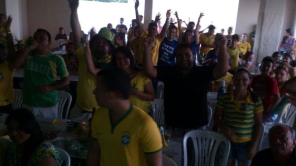 TORCEDORES SE REÚNEM PARA TORCEREM JUNTOS NO CLUBE MUNICIPAL EM DOM EXPEDITO LOPES. - Imagem 12