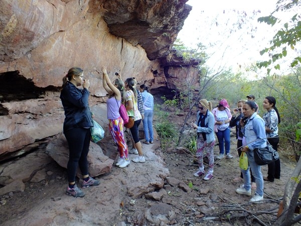 Alunos da turma de História da FADESB, visitam pontos turísticos e históricos da cidade - Imagem 19