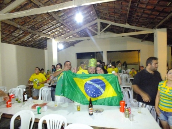 TORCEDORES SE REÚNEM PARA TORCEREM JUNTOS NO CLUBE MUNICIPAL EM DOM EXPEDITO LOPES. - Imagem 51