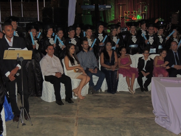 Faculdade Cristo Rei realiza festa de formatura de Biologia e História - Imagem 62