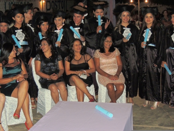 Faculdade Cristo Rei realiza festa de formatura de Biologia e História - Imagem 66