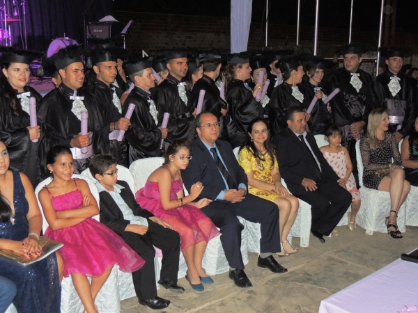 Faculdade Cristo Rei realiza festa de formatura de Biologia e História - Imagem 70