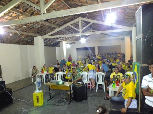 TORCEDORES SE REÚNEM PARA TORCEREM JUNTOS NO CLUBE MUNICIPAL EM DOM EXPEDITO LOPES. - Imagem 52