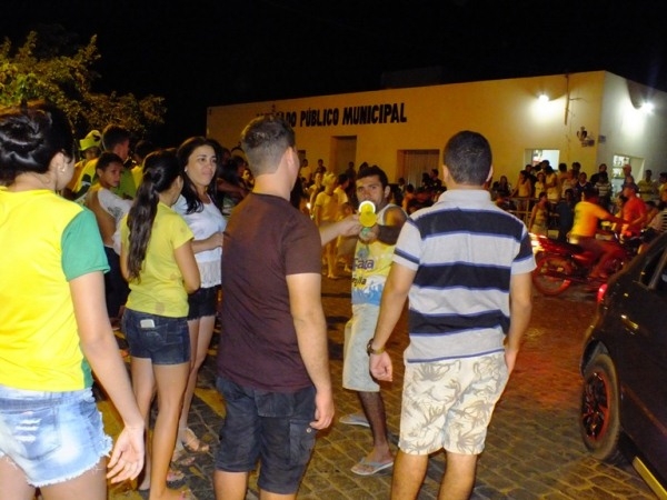 TORCEDORES SE REÚNEM PARA TORCEREM JUNTOS NO CLUBE MUNICIPAL EM DOM EXPEDITO LOPES. - Imagem 30