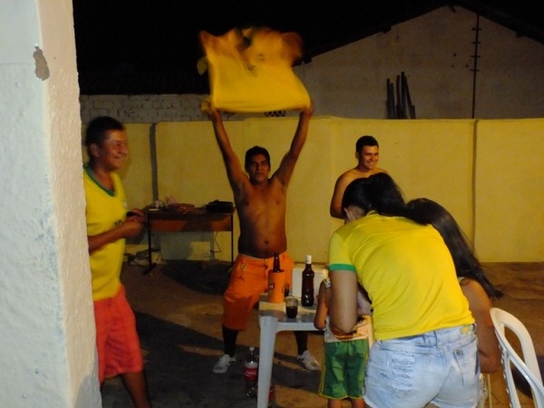 TORCEDORES SE REÚNEM PARA TORCEREM JUNTOS NO CLUBE MUNICIPAL EM DOM EXPEDITO LOPES. - Imagem 43