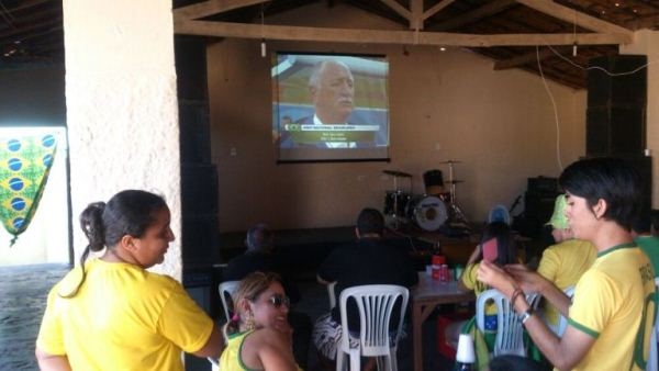 TORCEDORES SE REÚNEM PARA TORCEREM JUNTOS NO CLUBE MUNICIPAL EM DOM EXPEDITO LOPES. - Imagem 3