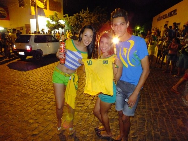 TORCEDORES SE REÚNEM PARA TORCEREM JUNTOS NO CLUBE MUNICIPAL EM DOM EXPEDITO LOPES. - Imagem 23