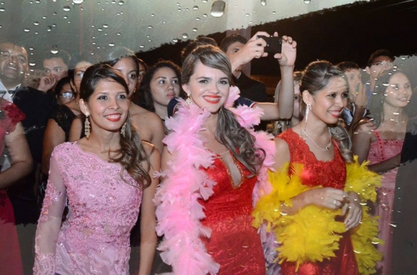 Faculdade Cristo Rei realiza festa de formatura de Biologia e História - Imagem 77