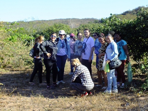 Alunos da turma de História da FADESB, visitam pontos turísticos e históricos da cidade - Imagem 20