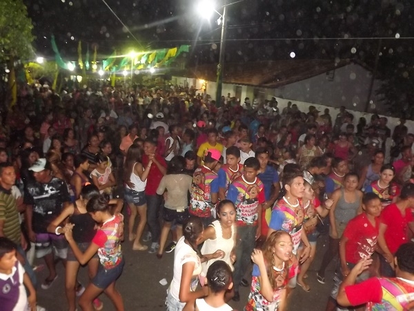 CAXINGÓ: Grande público prestigia a última noite do festival de quadrilhas - Imagem 1