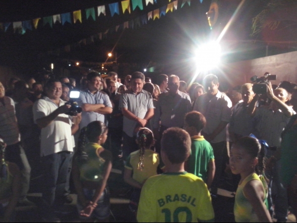 Prefeito Raimundo Ferreira inaugura obras com o governador Zé Filho - Imagem 26