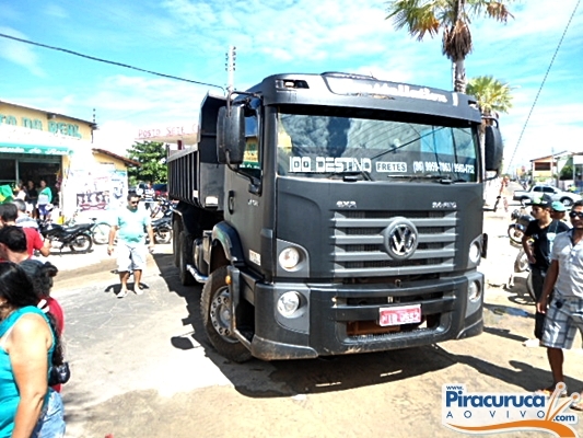 Acidente entre caminhão e moto mata uma mulher em Piracuruca - Imagem 4