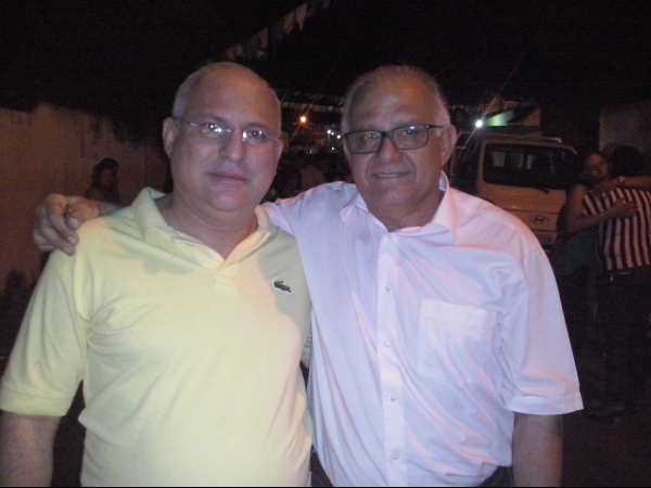 Prefeito Raimundo Ferreira inaugura obras com o governador Zé Filho - Imagem 13