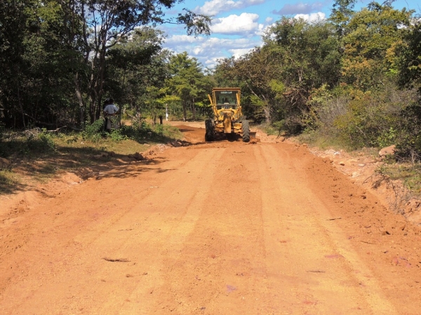 Prefeitura recupera estrada que dá acesso a ponto turístico - Imagem 2