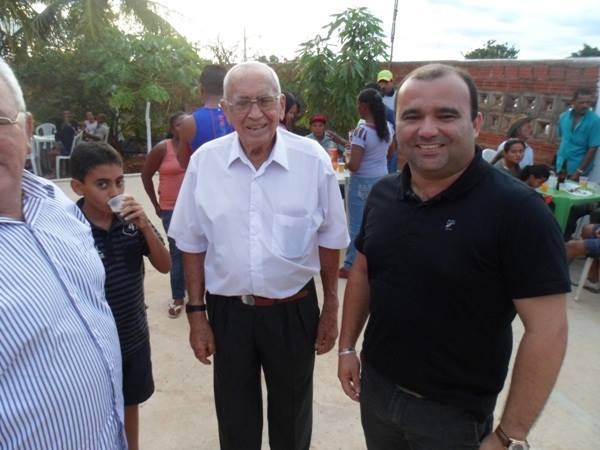 Vanessa Reis recebe amigos e lideranças políticas em confraternização - Imagem 9