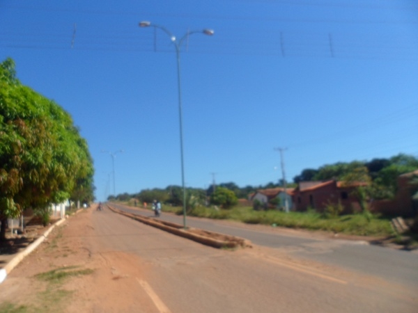 Postes já estão colocados na Avenida Stanley Fortes Batista e a obra continua - Imagem 4