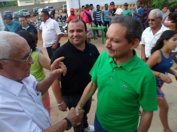 Vanessa Reis recebe amigos e lideranças políticas em confraternização - Imagem 4