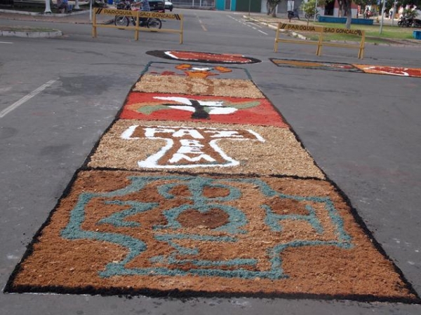Dia 19 de Junho dia de corpus christi Com um Lindo Tapete em Batalha - Imagem 2