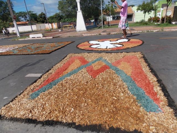 Dia 19 de Junho dia de corpus christi Com um Lindo Tapete em Batalha - Imagem 16