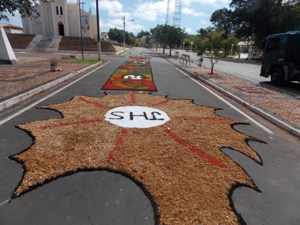 Dia 19 de Junho dia de corpus christi Com um Lindo Tapete em Batalha - Imagem 9