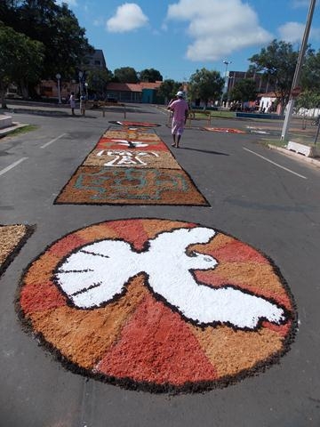 Dia 19 de Junho dia de corpus christi Com um Lindo Tapete em Batalha - Imagem 15
