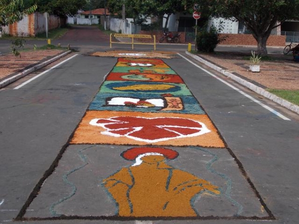 Dia 19 de Junho dia de corpus christi Com um Lindo Tapete em Batalha - Imagem 4